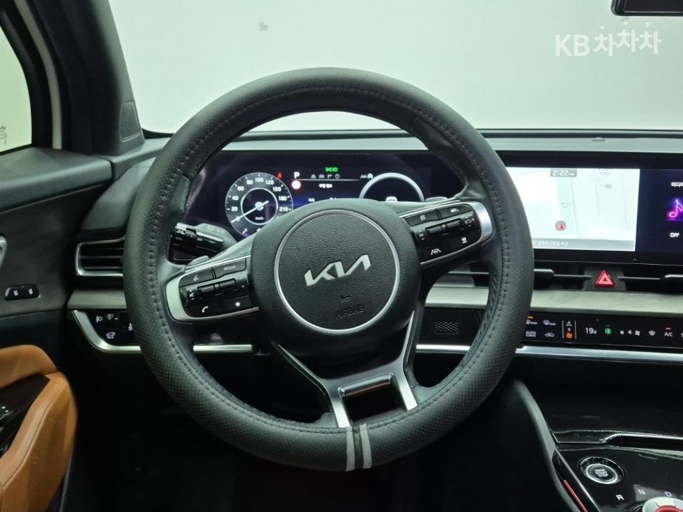2022 - kia sportage
