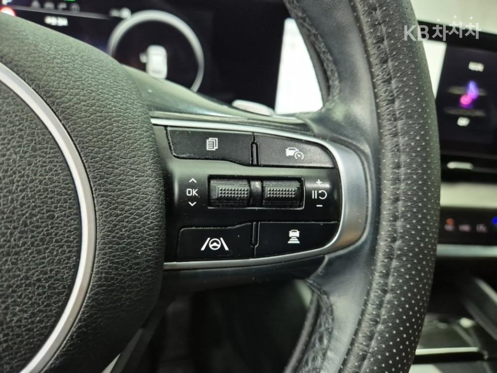 2022 - kia sportage