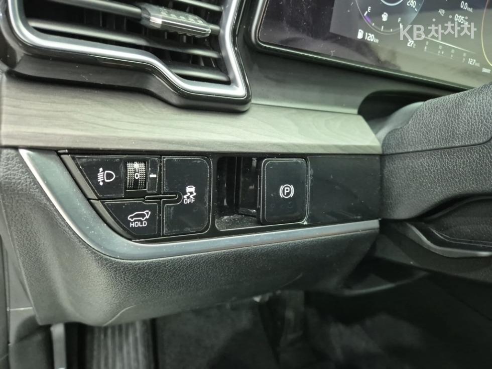 2022 - kia sportage