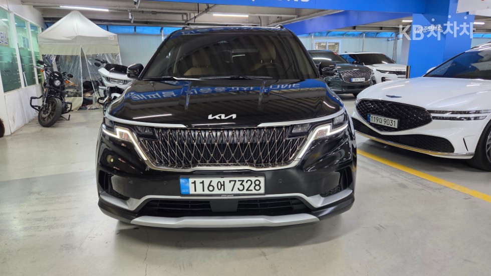 2023 - kia carnival