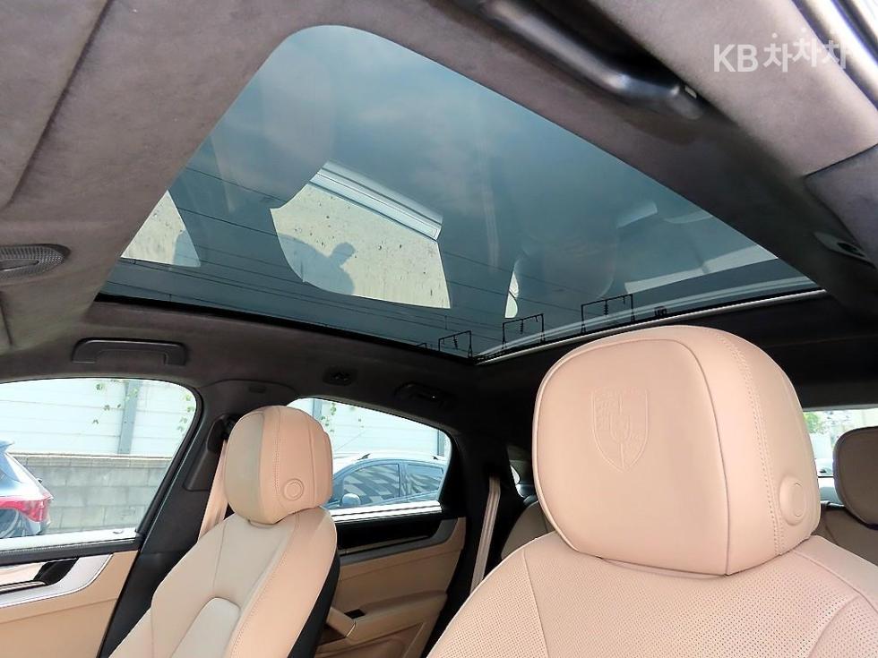 Porsche Cayenne — miniaturë 15