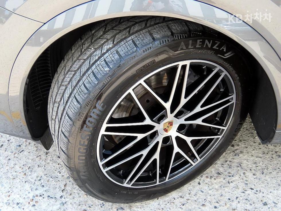 Porsche Cayenne — miniaturë 20