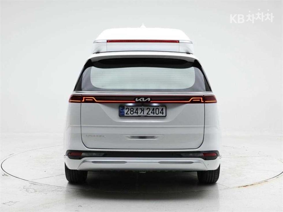 2022 - kia carnival