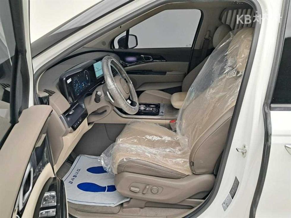 2022 - kia carnival