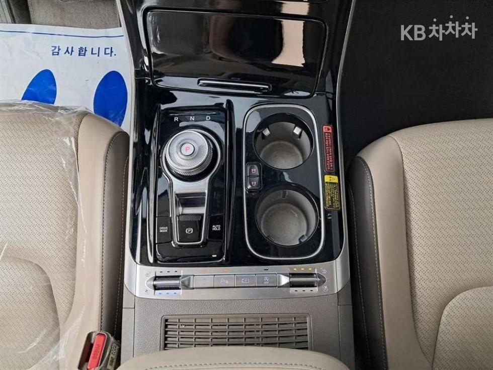 2022 - kia carnival
