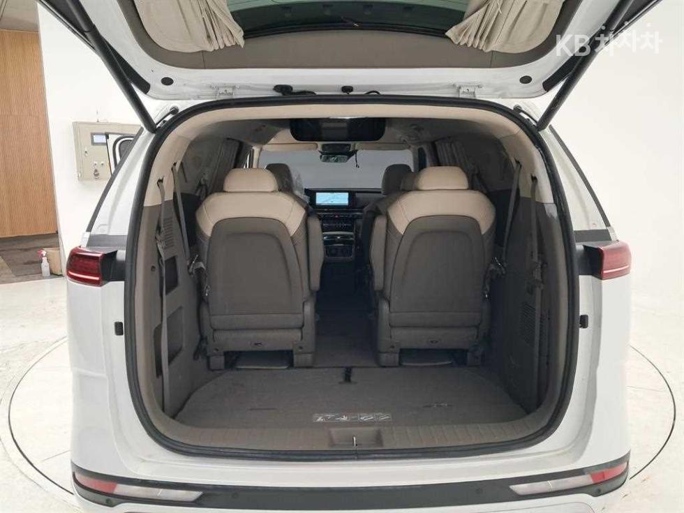 2022 - kia carnival