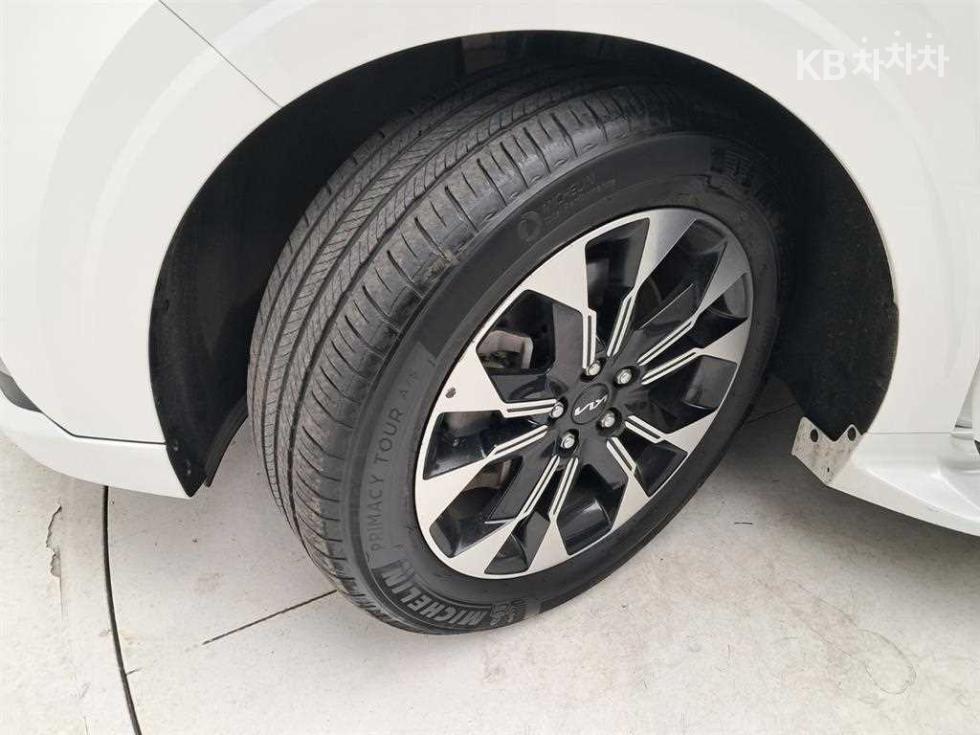 2022 - kia carnival