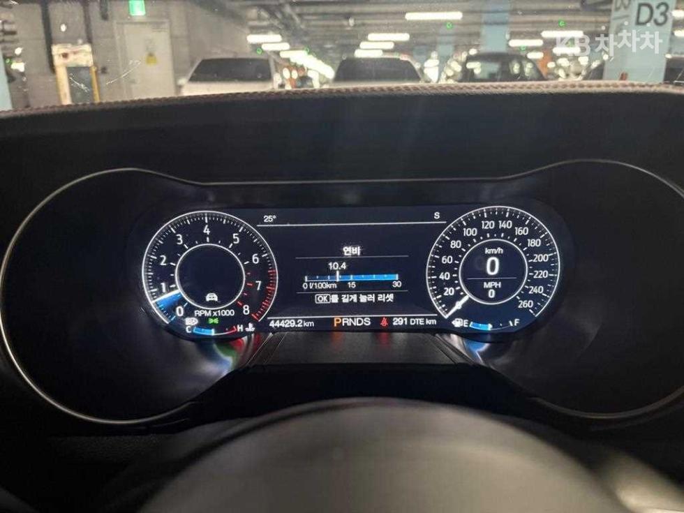 2022 - ford mustang