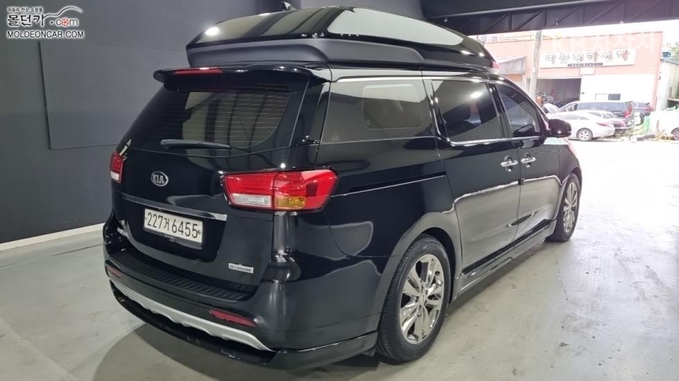 2018 - kia carnival