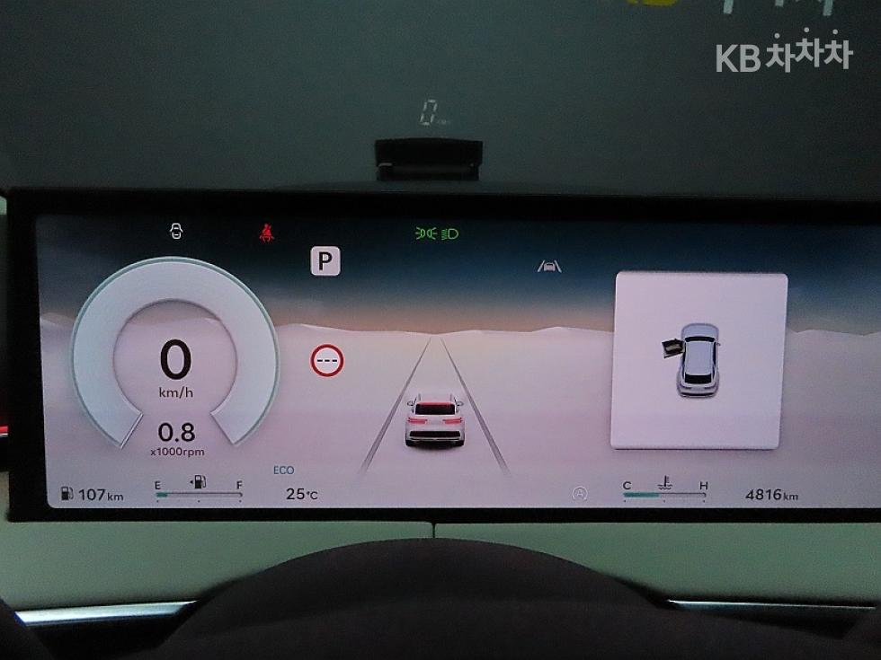 2025 Genesis GV70 photo