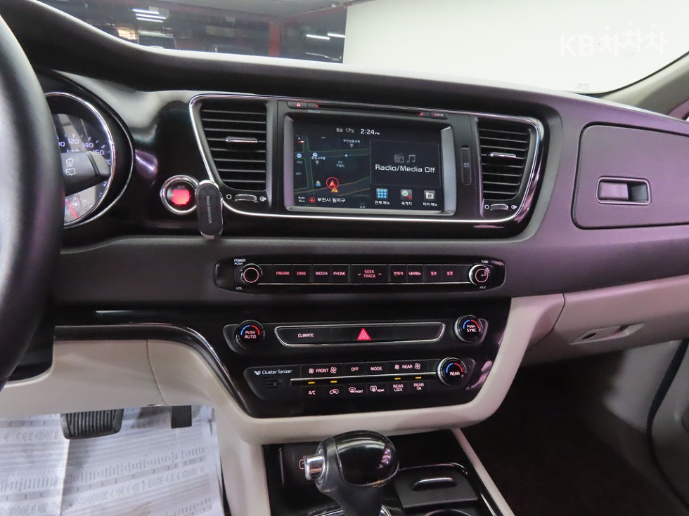 2016 - kia carnival