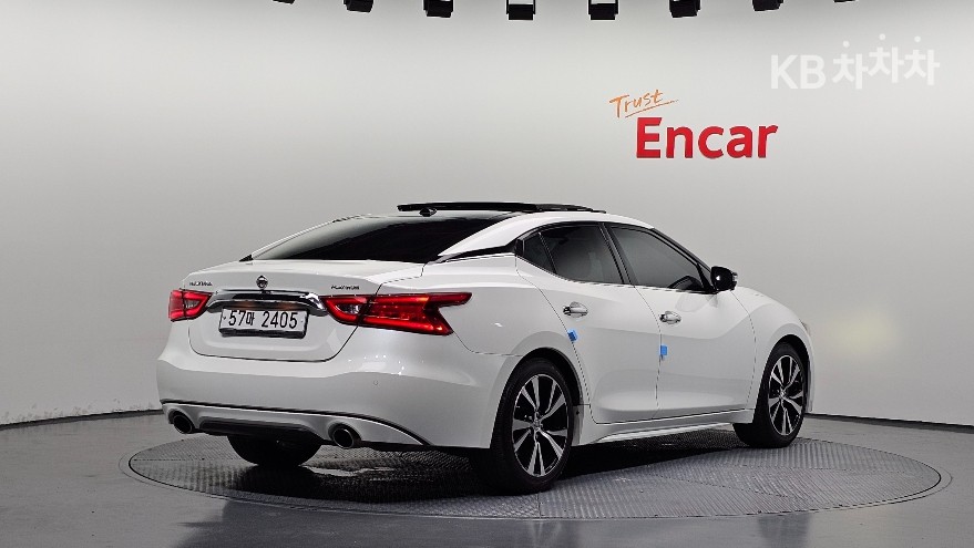 2018 - nissan maxima