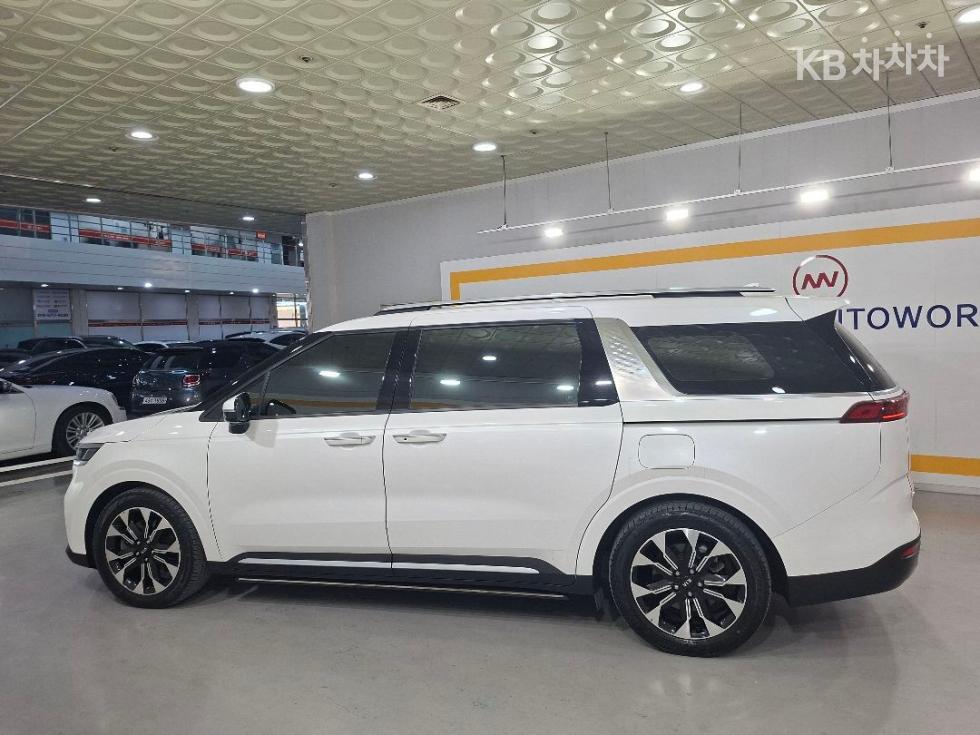2021 - kia carnival