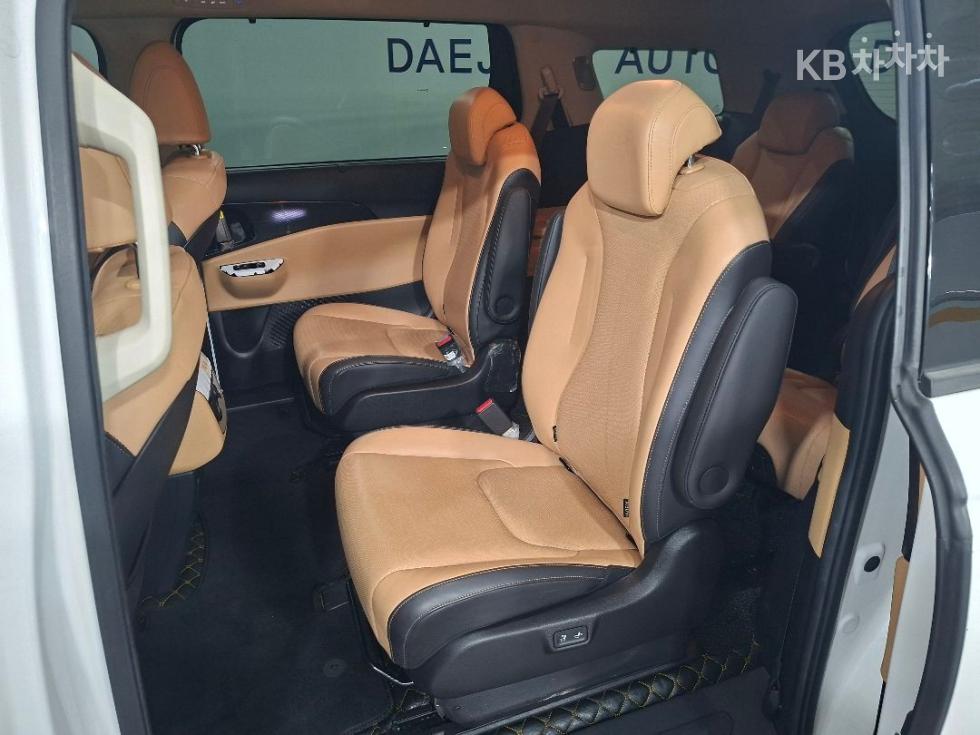 2021 - kia carnival