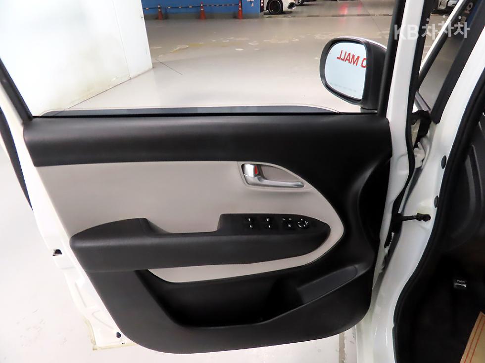 2022 - kia ray