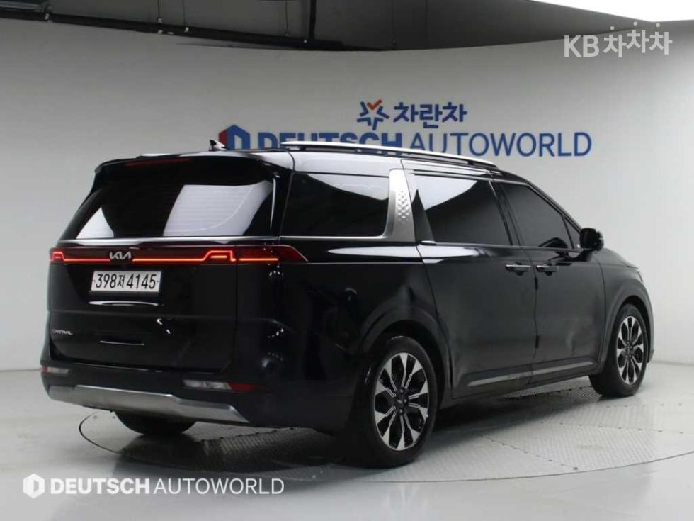 2022 - kia carnival