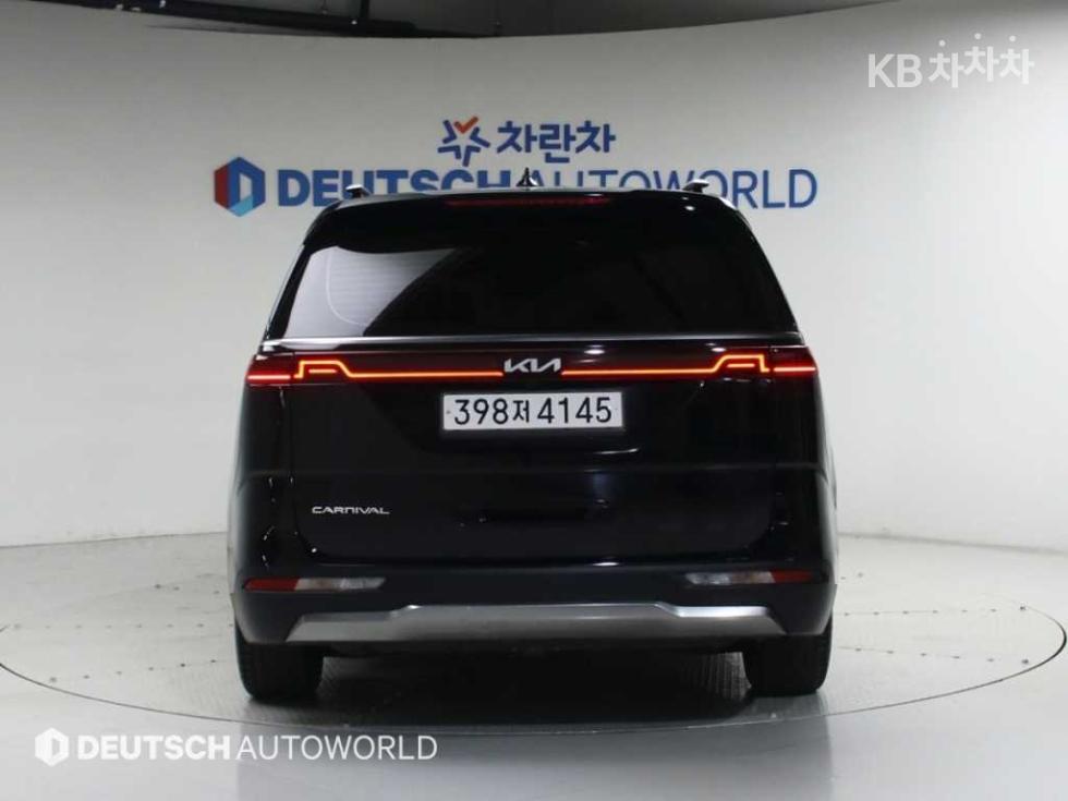2022 - kia carnival