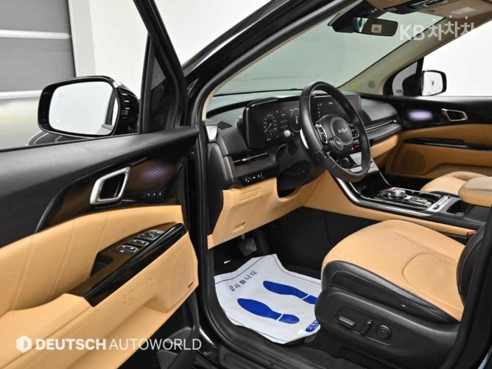 2022 - kia carnival