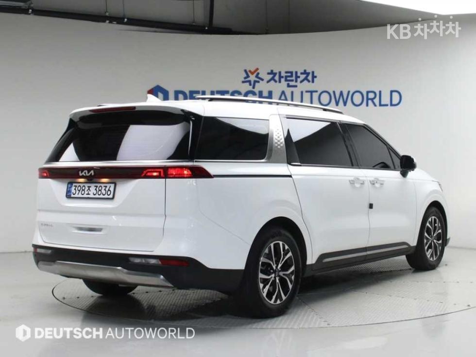 2023 - kia carnival