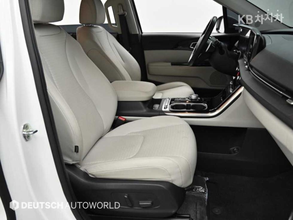 2023 - kia carnival