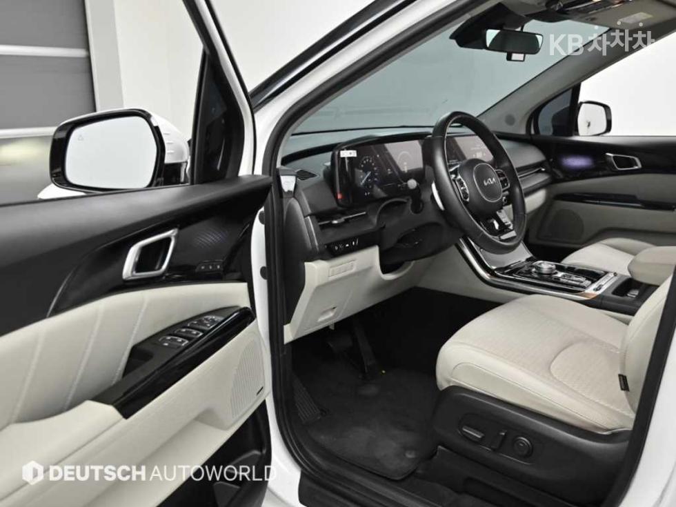 2023 - kia carnival