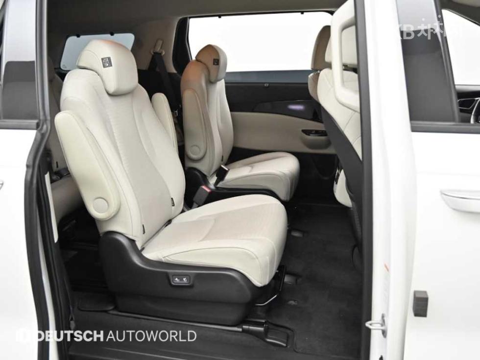 2023 - kia carnival