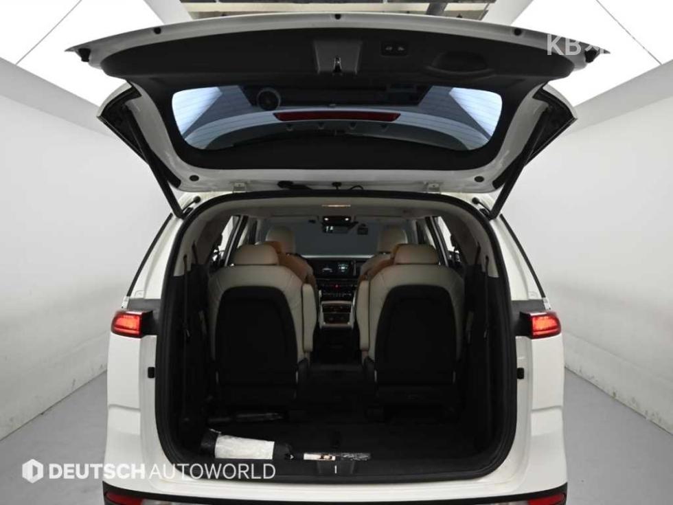 2023 - kia carnival