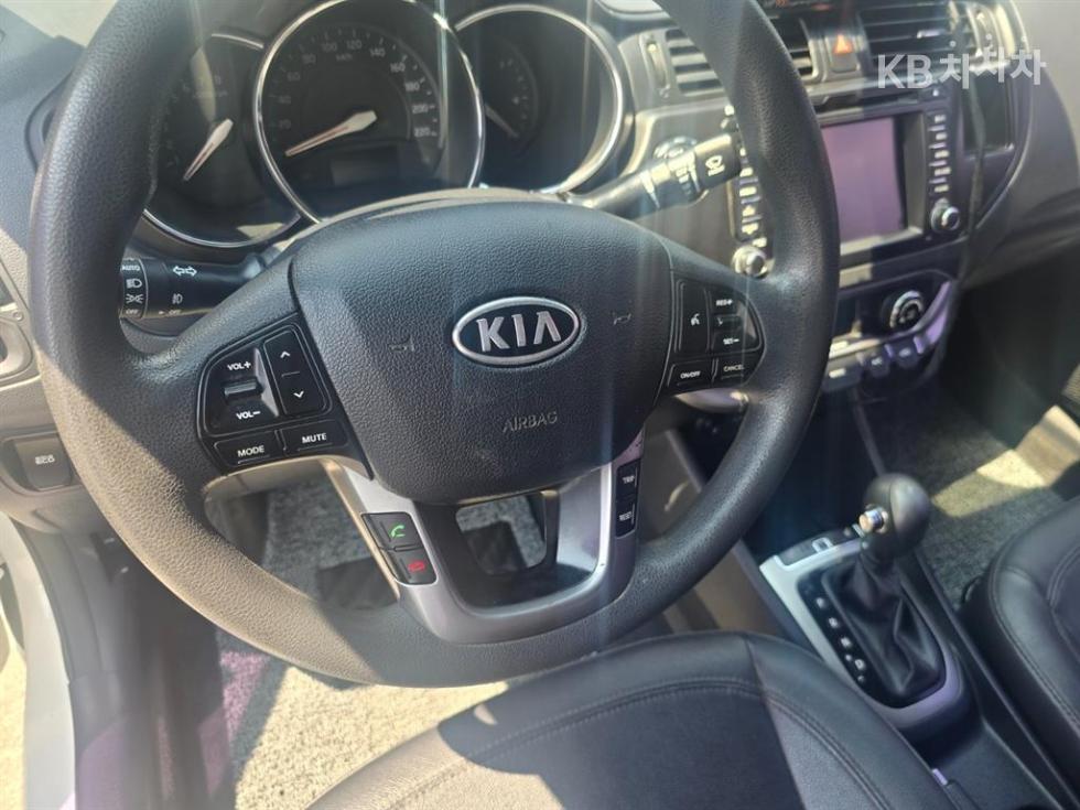 2012 - kia pride
