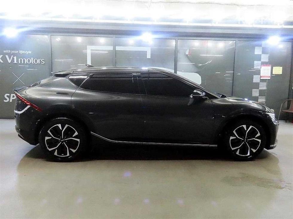 2022 - kia ev6