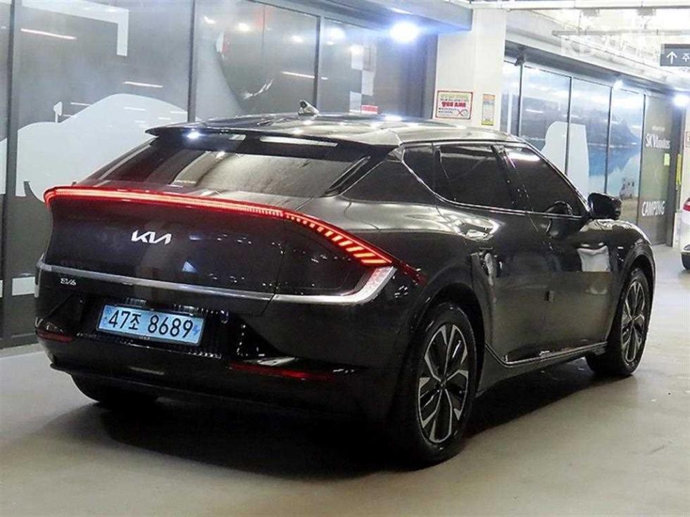 2022 - kia ev6