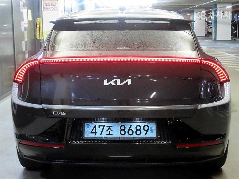 2022 - kia ev6
