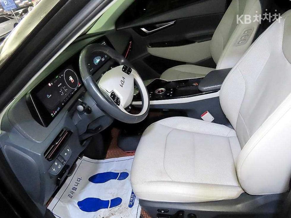 2022 - kia ev6