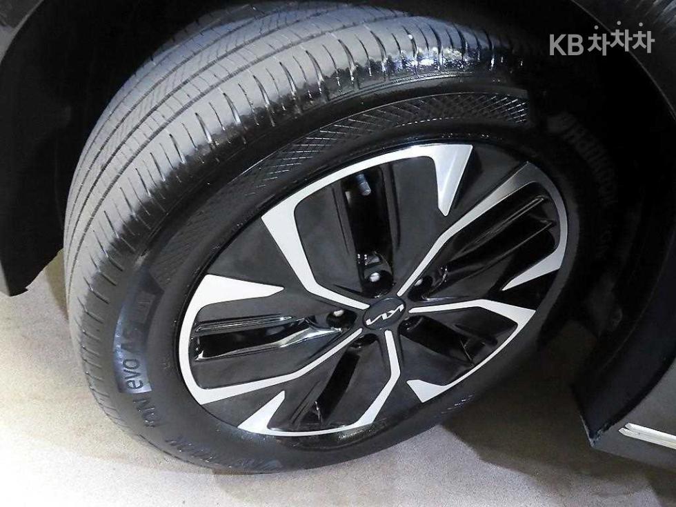 2022 - kia ev6