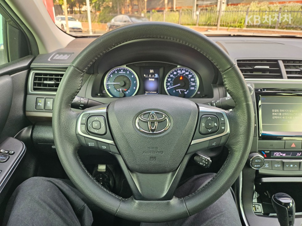 2017 - toyota camry