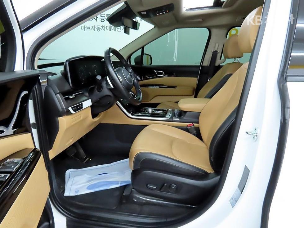 2023 - kia carnival