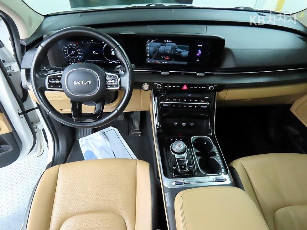 2023 - kia carnival