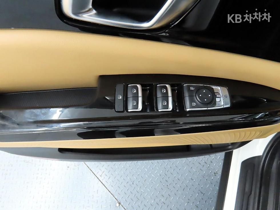 2023 - kia carnival