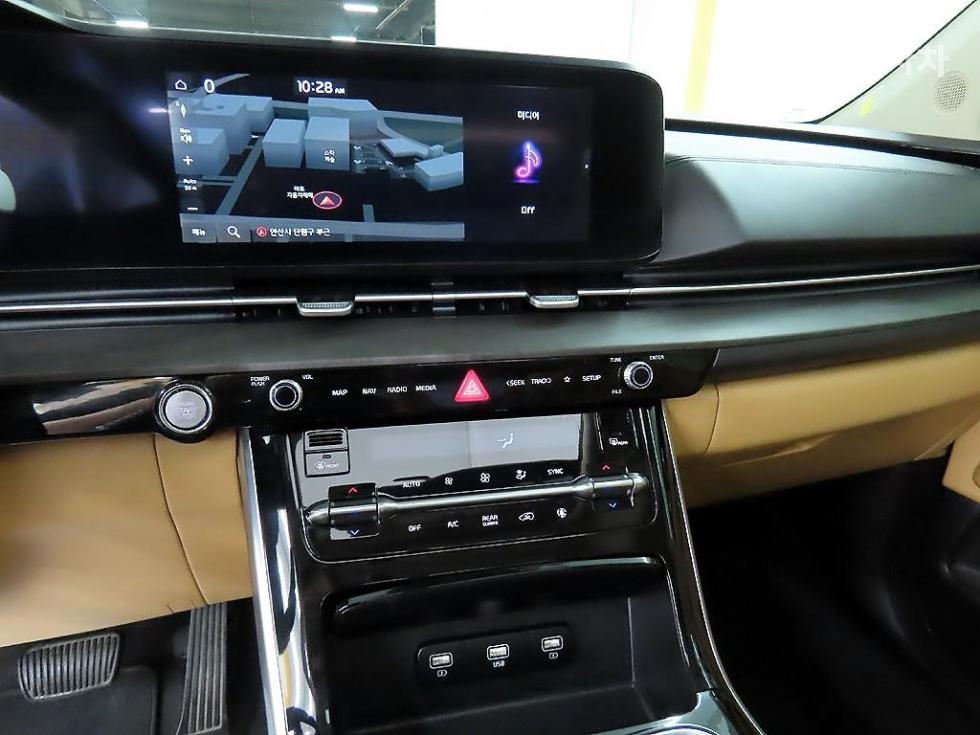 2023 - kia carnival