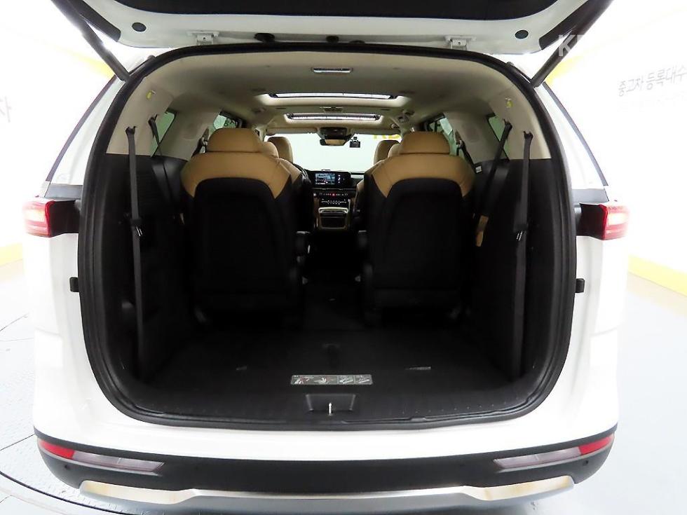 2023 - kia carnival