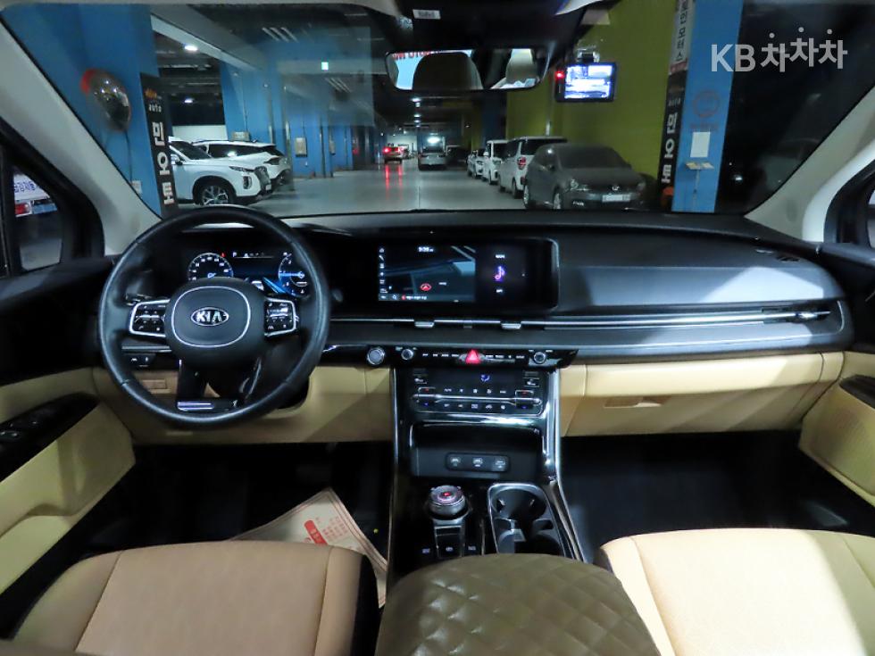 Kia Carnival — miniaturë 5