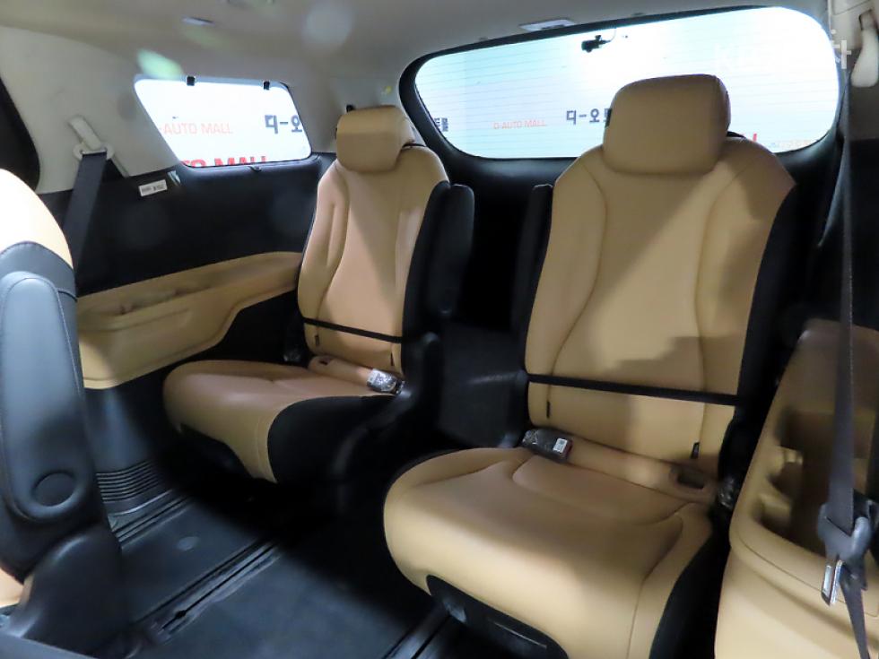 Kia Carnival — miniaturë 8