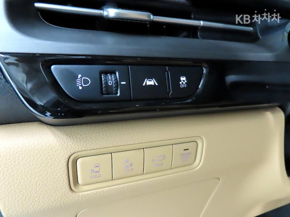 Kia Carnival — miniaturë 15