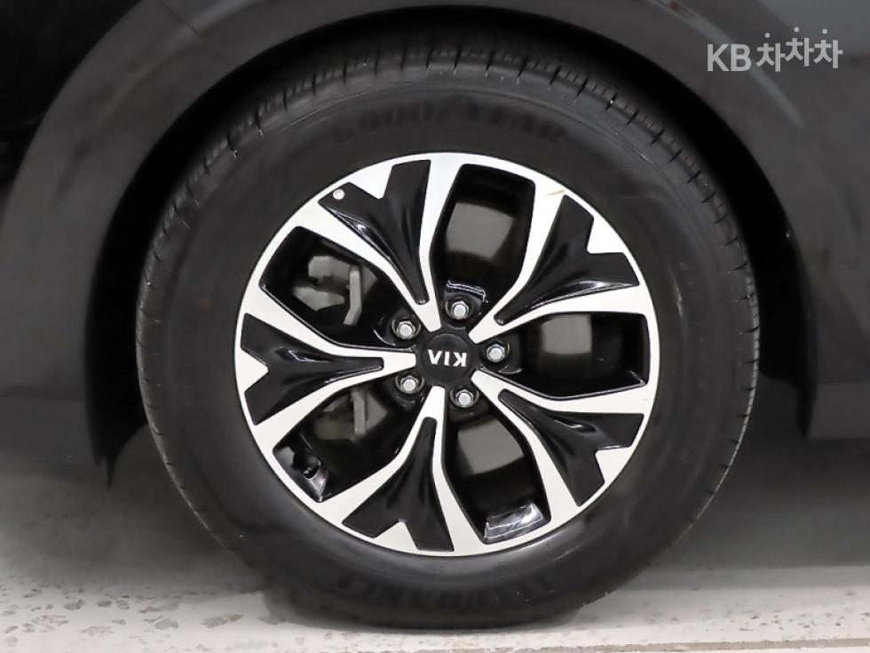 Kia Carnival — miniaturë 20