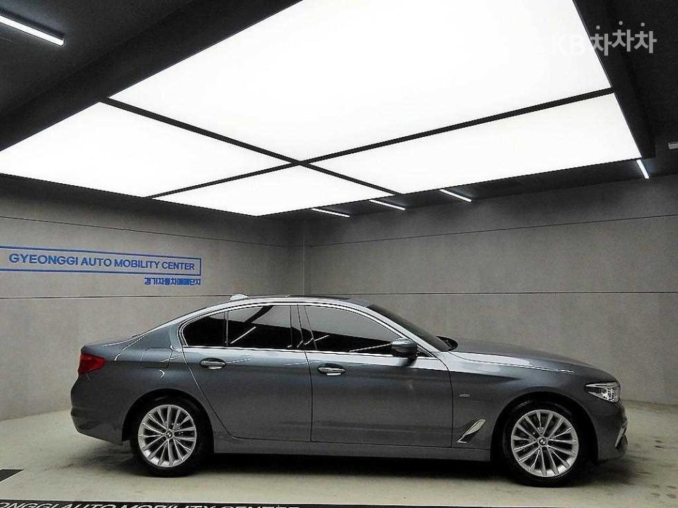 2018 BMW BMW 5 (G30) photo
