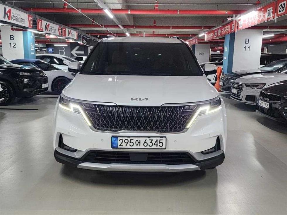 2023 - kia carnival