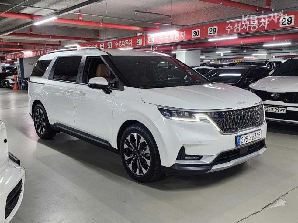 2023 - kia carnival