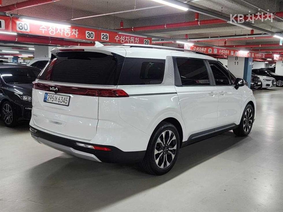2023 - kia carnival