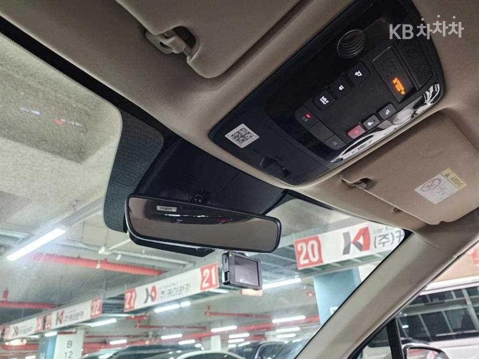 2023 - kia carnival