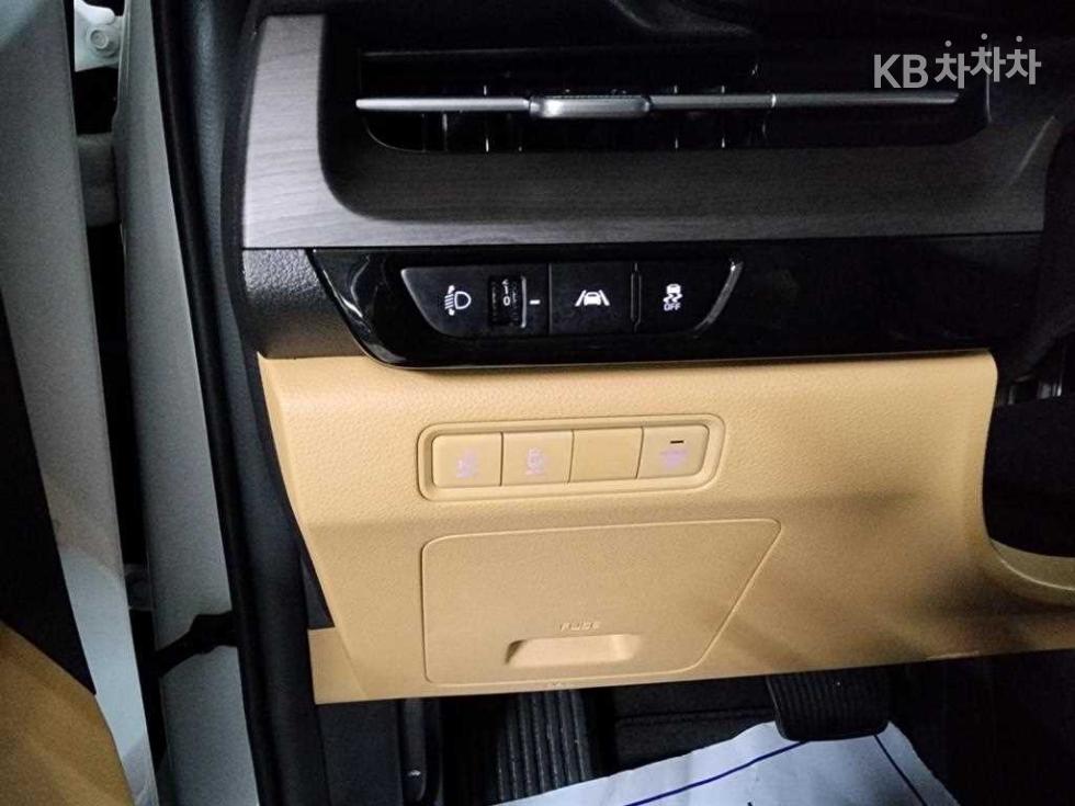 2023 - kia carnival