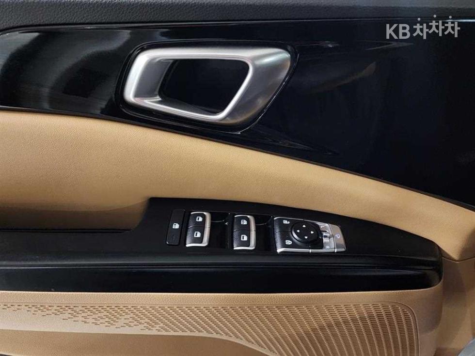 2023 - kia carnival